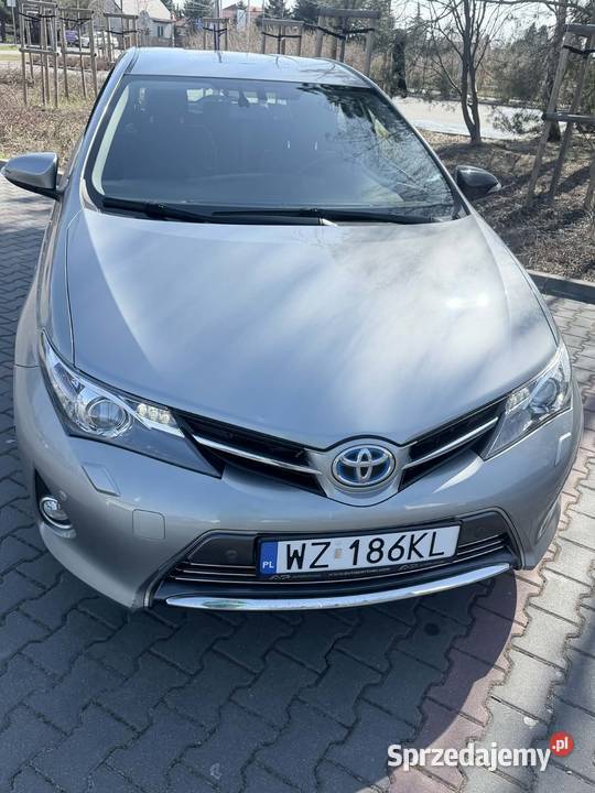 Toyota Auris 18 Hybrid Executive 4/5 sprzedam