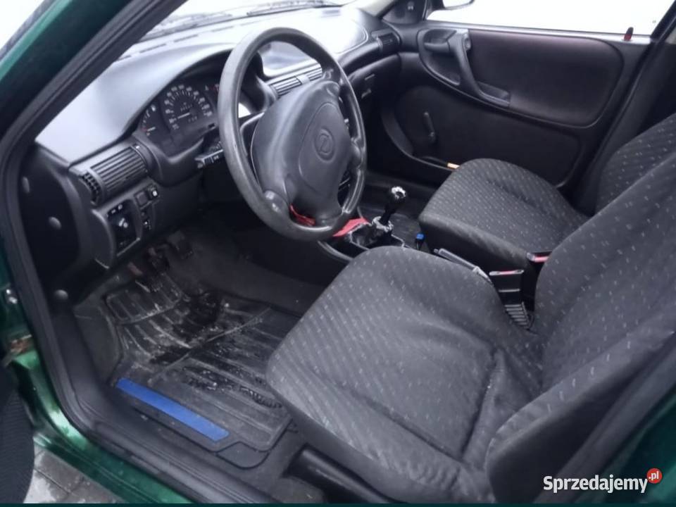 Opel Astra 14 8v pierwszego właściciela Salon Sedan / Limuzyna Wałbrzych
