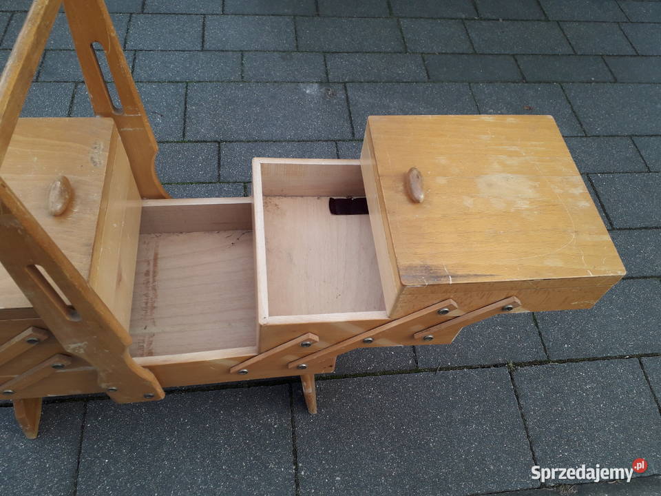 Stary niciak przybornik na kolekcje na nóżkach Warszawa