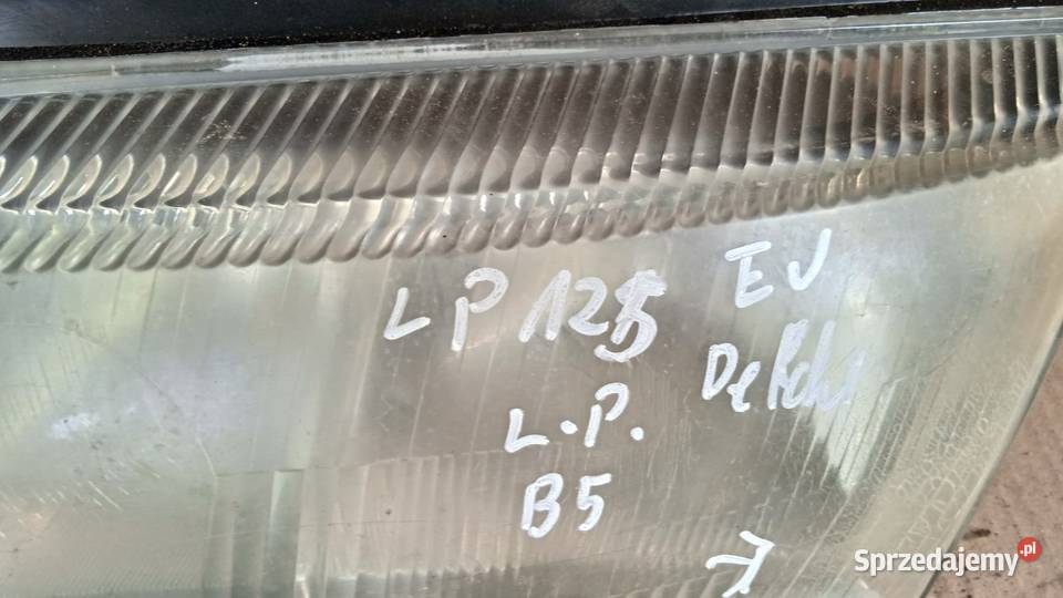 VW PASSAT B5 LAMPA PRZÓD LEWA EU osobowe Zbierkowo