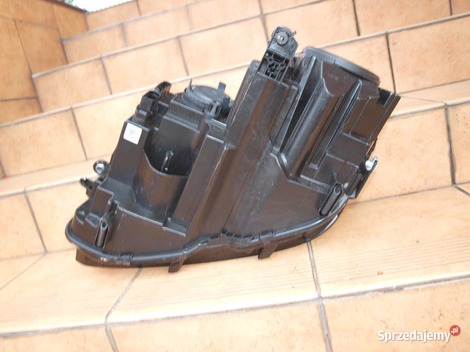 VW Tiguan lampa prawa przód zwykła 2016 2020r