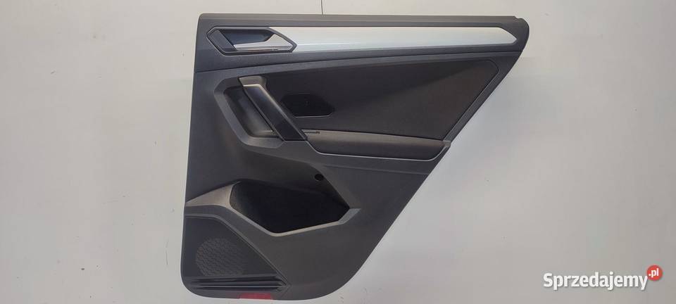 VW TIGUAN II BOCZEK PRAWY TYŁ 5NA867212K Motoryzacja