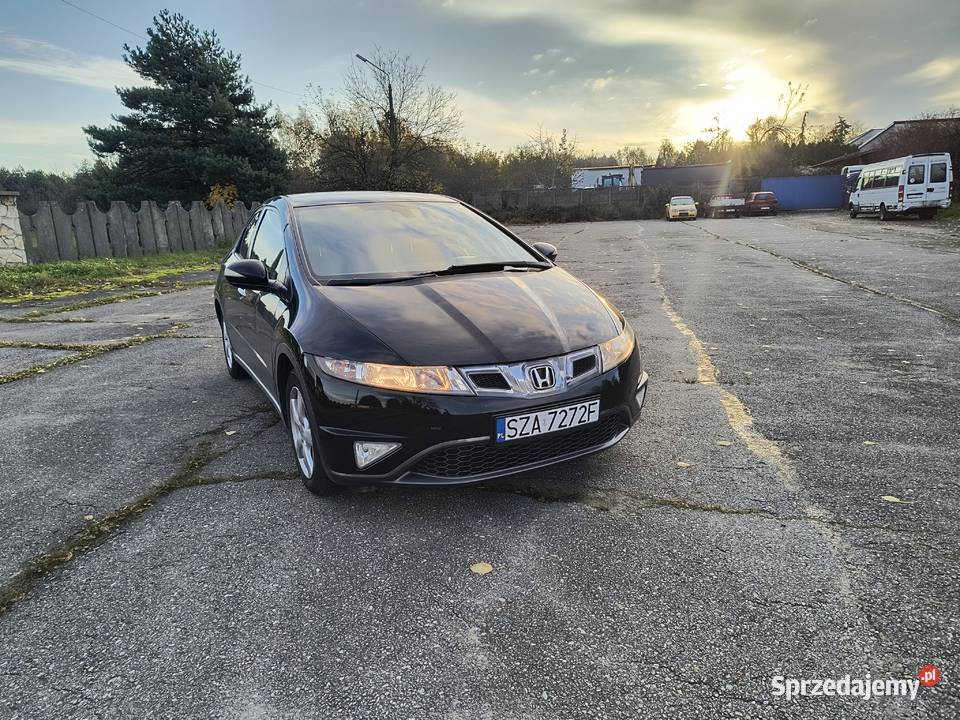 Honda Civic VIII 14 benzyna Mały przebieg Polska Rok produkcji 2010 śląskie Zawiercie sprzedam