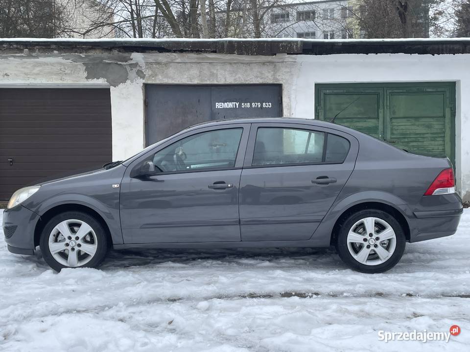 Opel ASTRA H Sedan Lift Benzyna 16 16V 116 2009 116KM Będzin