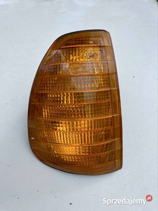 Lampa kierunkowskaz przód prawy Mercedes W123 osobowe Bielany Wrocławskie