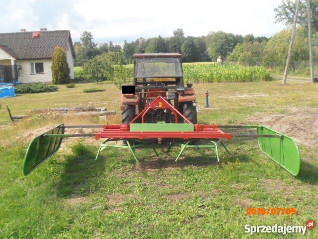 Równarka do pryzm z sianokiszonki Wilczogęby