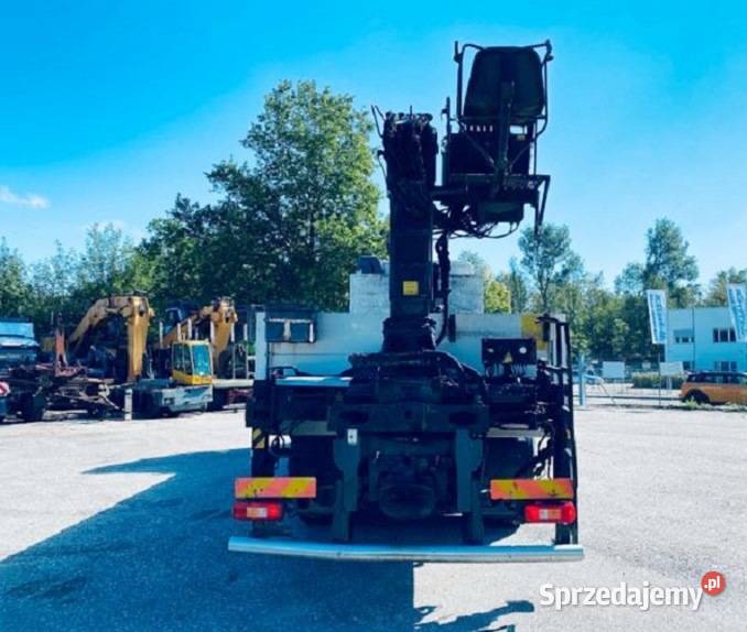 budowlany skrzynia 6x2 z tylnym dzwigiem Volvo Warszawa
