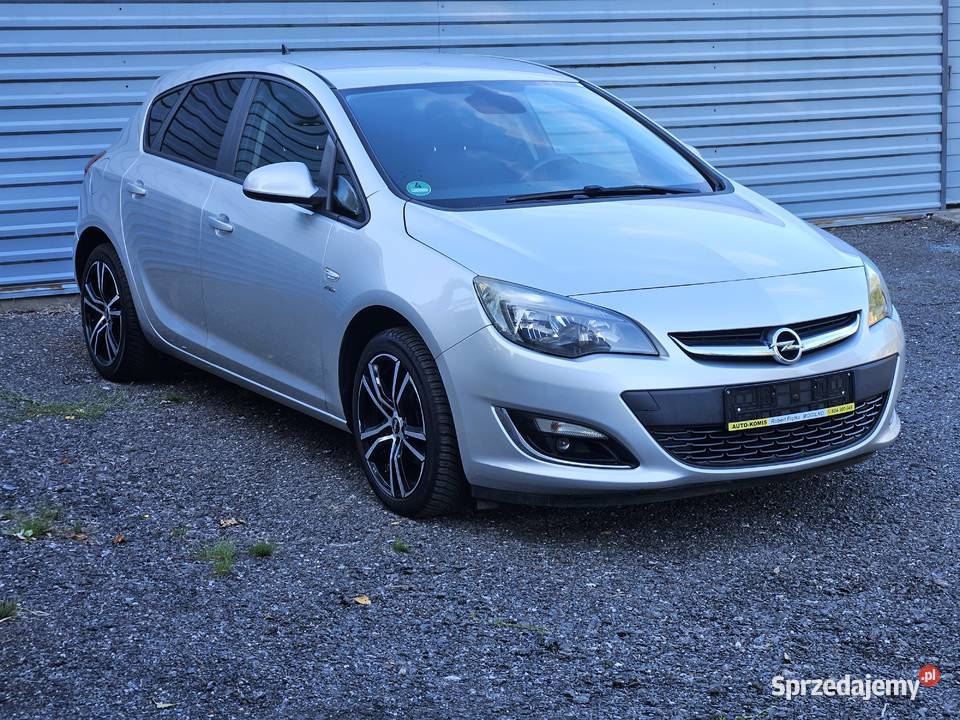 Opel Astra J 14T benz2013rwersja Active lakier metallic Mogilno