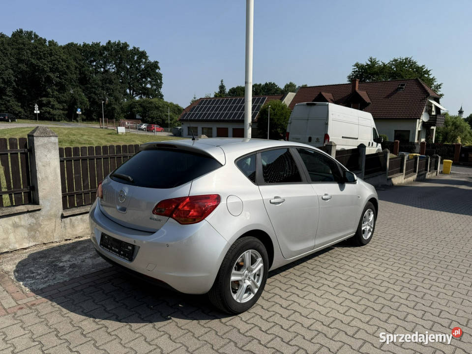 Opel Astra 14 benzyna ładna opłacona J 20092019 wspomaganie kierownicy dolnośląskie Bolesławiec