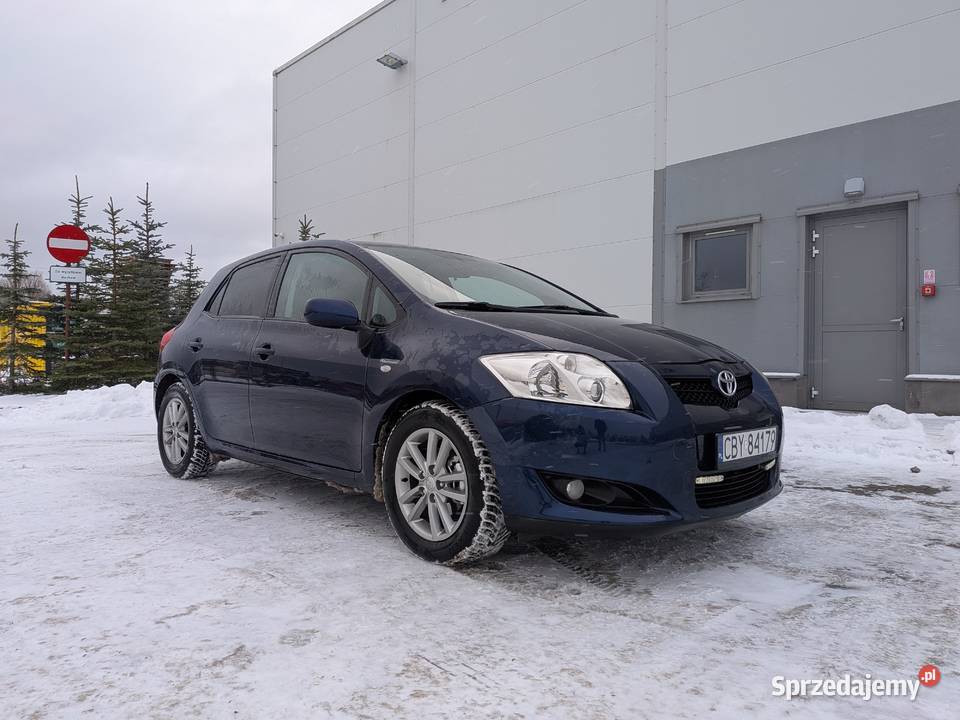 Sprzedam Toyota Auris 13 benzyna 101 z 2009 roku 1300cm3 Piła sprzedam
