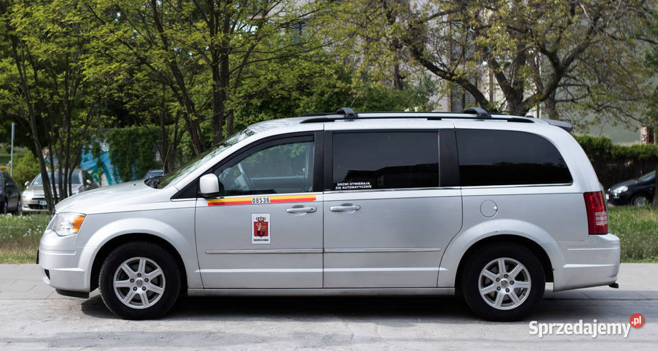 CHRYSLER TOWN & COUNTRY SREBRNY SUV VAN BUS 7OSOBOWY