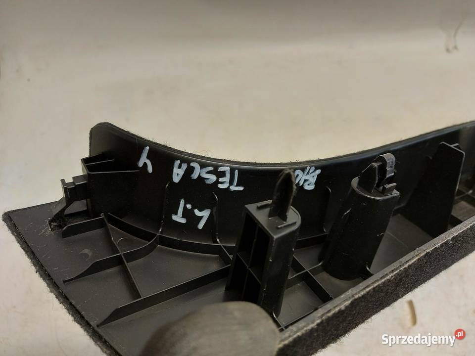 TESLA MODEL Y 2 LISTWA OSŁONA BAGAŹNIKA LEWY TYŁ osobowe dolnośląskie