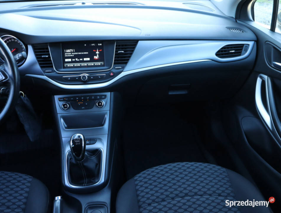 Opel Astra 14 T światła przeciwmgielne Piaseczno