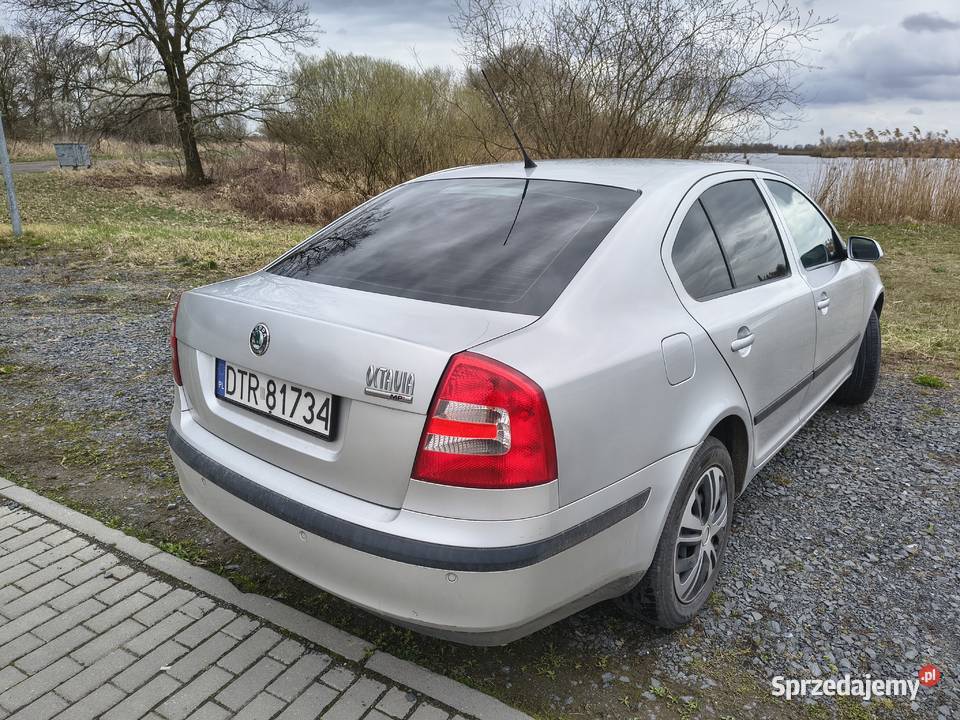 Skoda Octavia 2005 poj 16 MPI autko prywatne Lewin Brzeski