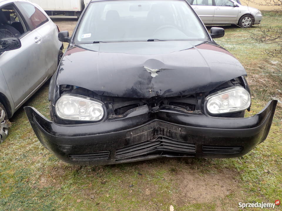 Volkswagen GOLF IV 1999r 14 BENZYNA uszkodzony Białystok sprzedam