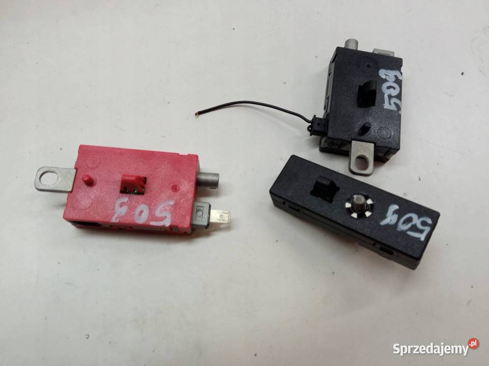 WZMACNIACZ ANTENY KOMPLET 7CP118C847EA Wyposażenie elektryczne