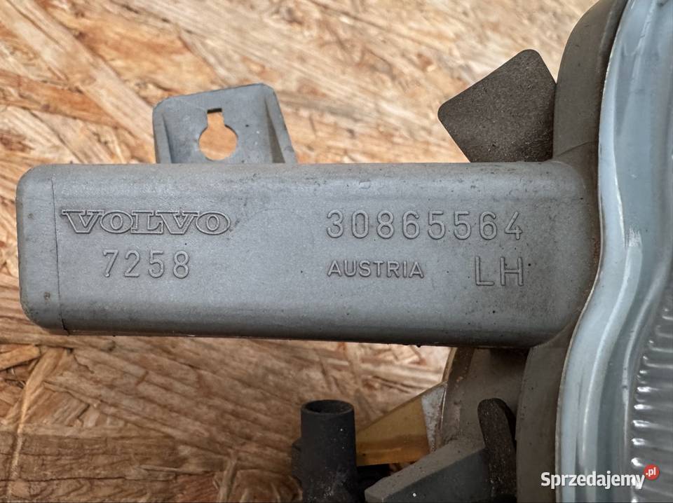 Halogen lewy lh Volvo v40 S40 I 1 30865564 wielkopolskie Międzychód