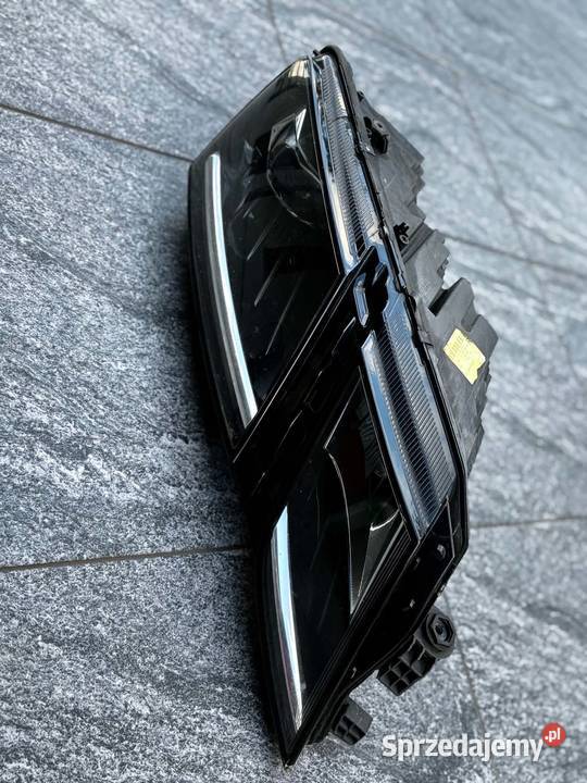 Lampa Przednia prawa Skody Octavia III 5E Żywiec sprzedam