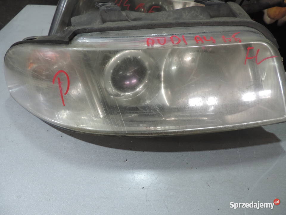 Audi A4B5 Fl Lampa prawa przednia Nowy Sącz