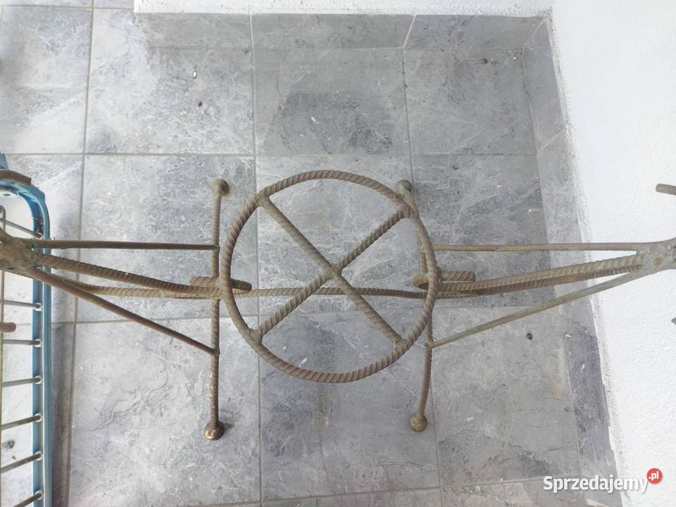 Kwietnik stojak na kwiaty metalowy PRL świętokrzyskie Jędrzejów