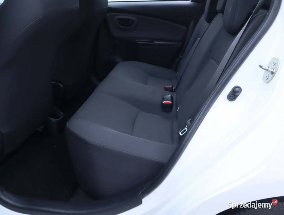 Toyota Yaris 10 VVTi biały