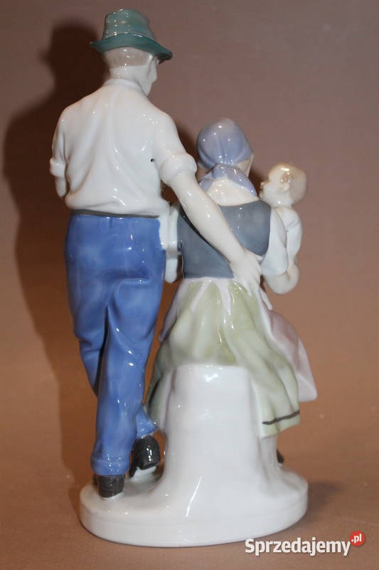 Figurka rodzina Lippelsdorf 19511974 Porcelana i szkło Szczecin