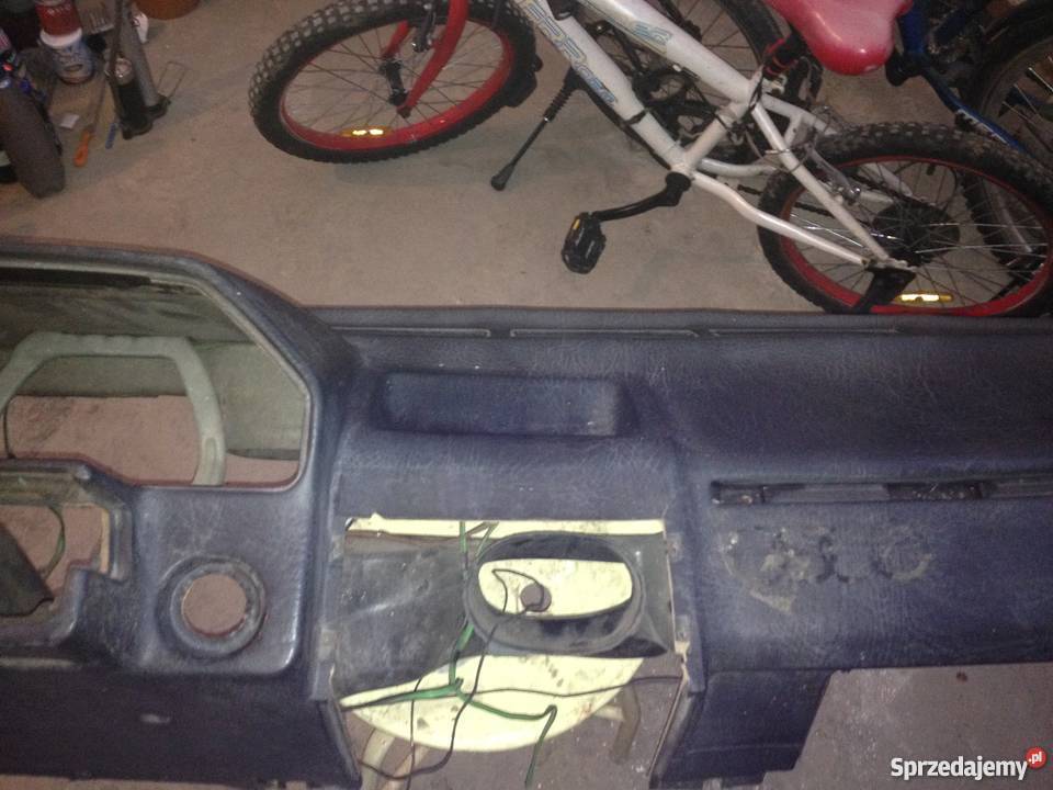 Deska rozdzielcza Audi c3 1987r Tychy Wyposażenie wnętrza