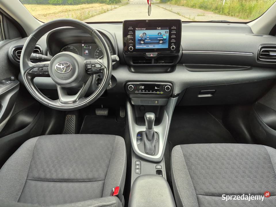 Toyota Yaris Hybryda 116 Salon Polska
