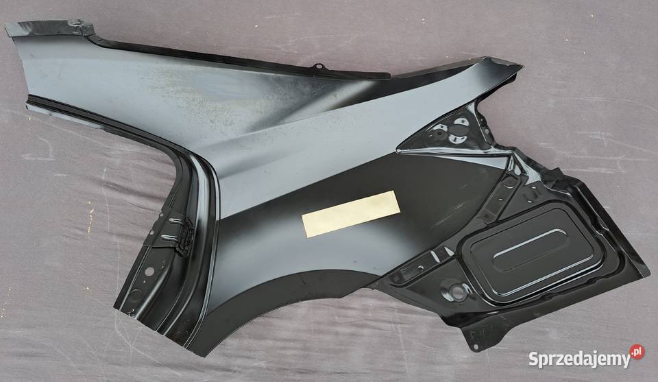 Błotnik tylny prawy Toyota Corolla E16 Sedan Błotniki sprzedam