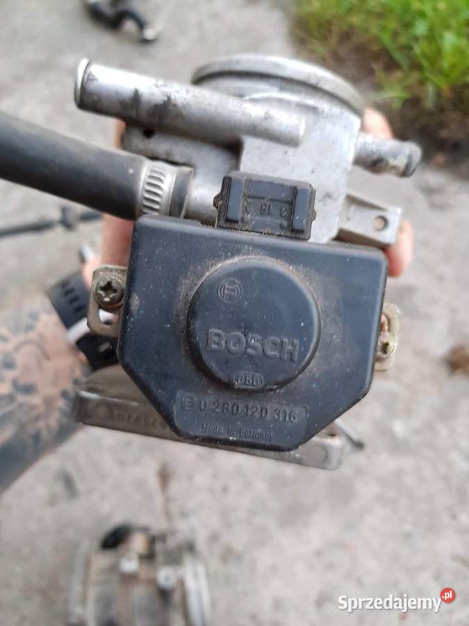 BMW przepustnica OE 17178949 BOSCH e30 e36 e34 Chełmża