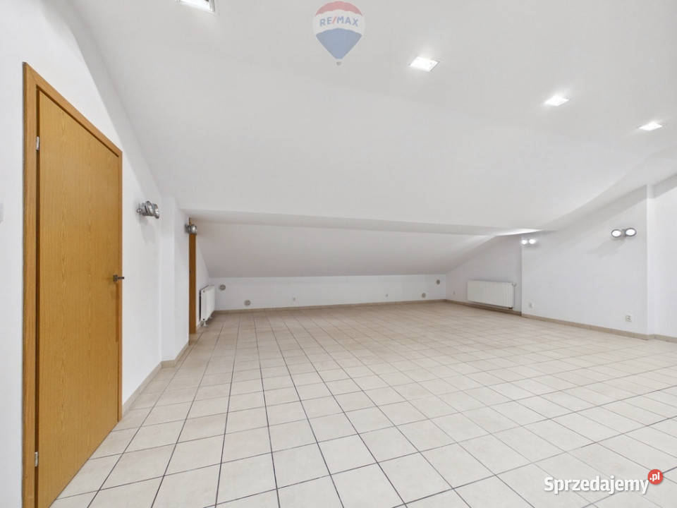 Lokal 47m2 WARSZAWA BoraKomorowskiego witryna
