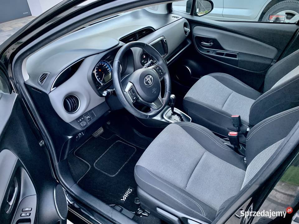 Toyota Yaris Hybrid 15 Stan idealny wersja full Yaris lubelskie Lublin
