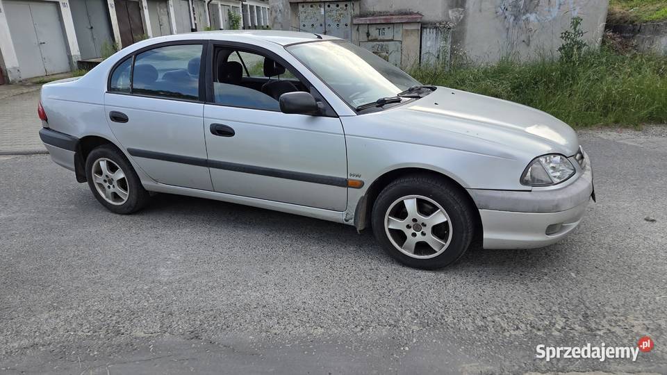 Toyota Avensis 16 vvti sedan 1600cm3 Katowice