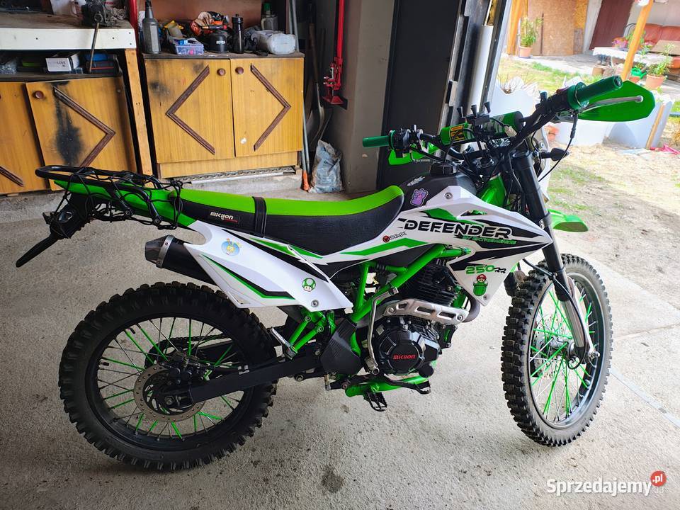 Cross Defender 250 Kamienny Most