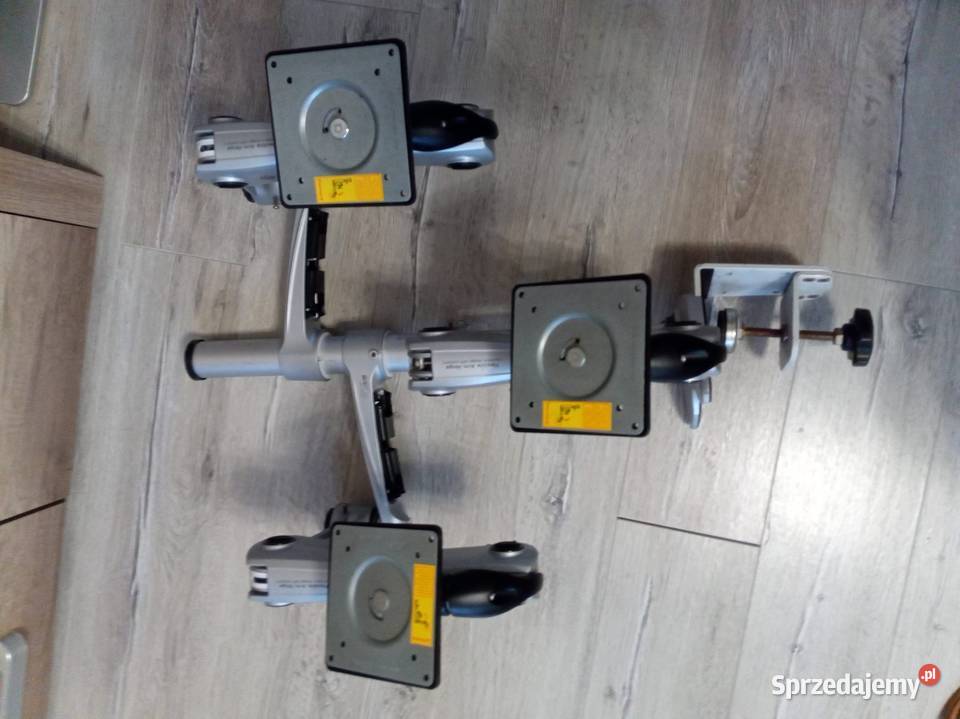 Uchwyt na trzy monitory