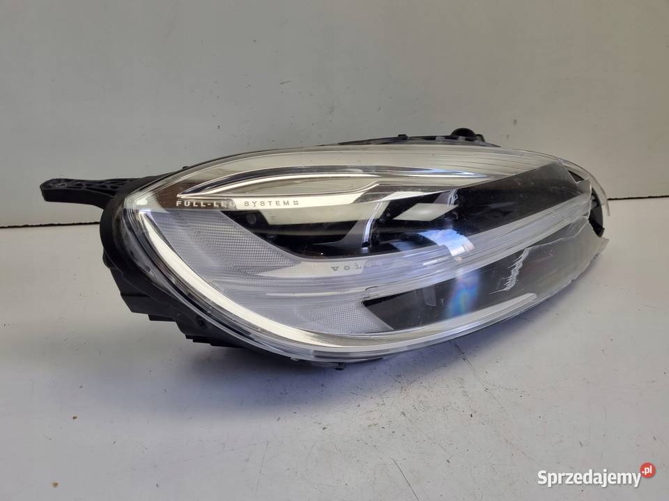 LAMPA PRAWA Volvo V40 II XC40 LIFT PRZEDNIA Rudka