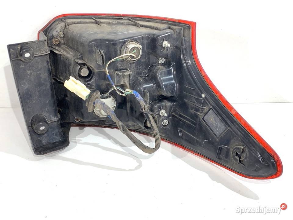 LAMPA PRAWY TYŁ MITSUBISHI OUTLANDER III SUV Oświetlenie