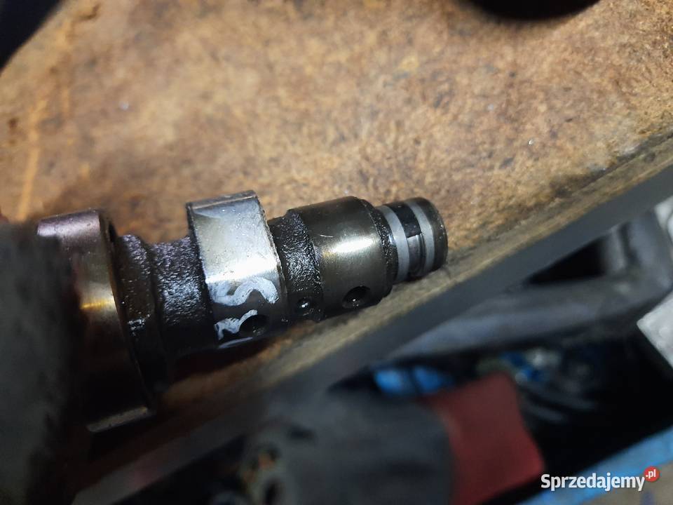 Yamaha YBR 125 głowica wałek rozrządu dźwigienki