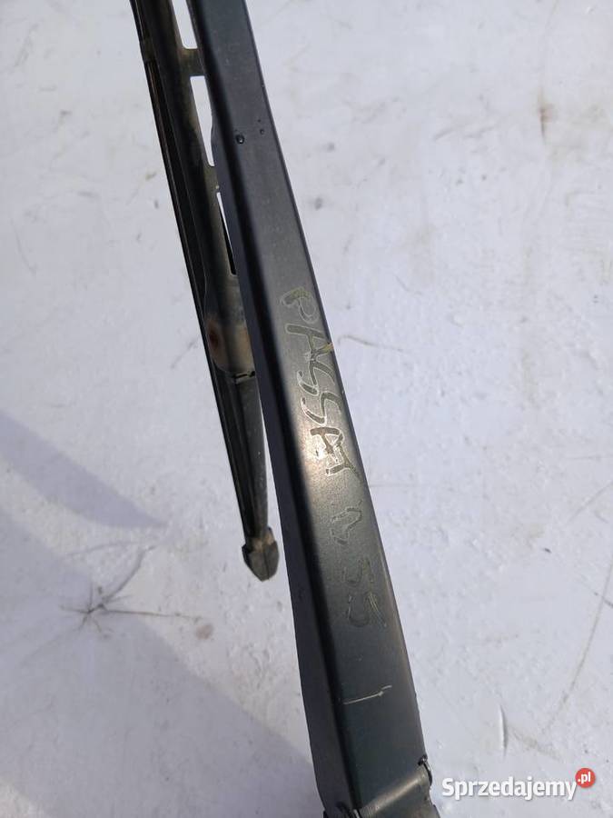 Ramię wycieraczki klapy tył kombi VW PASSAT B5 osobowe Szczerbice