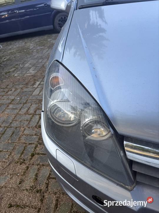 Lampa przód prawa Opel Astra H wielkopolskie