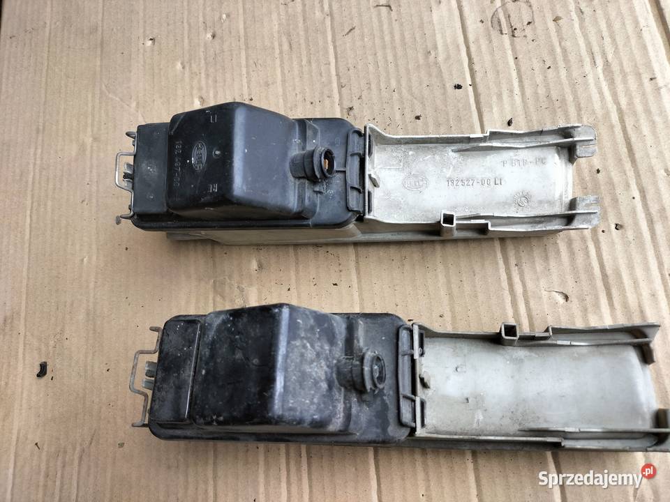 AUDI 80 B4 80B4 HALOGEN PRAWY LEWY HELLA