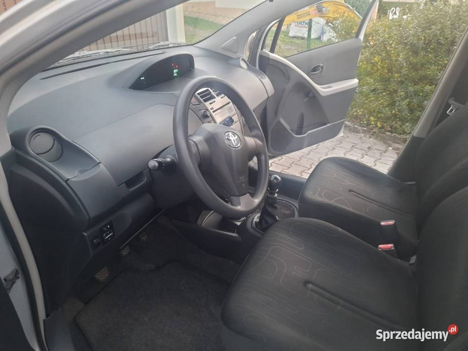 TOYOTA YARIS 13 BENZYNA 101 6 BIEGÓW Chełm