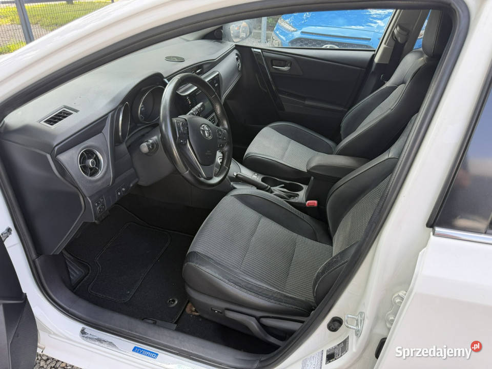 Toyota Auris 18 HSD 136 Prestige Skóra PDC Full gniazdo USB Otwock Mały