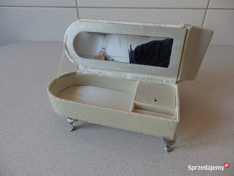 Szkatułka na Biżuterię z Pozytywką Szezlong