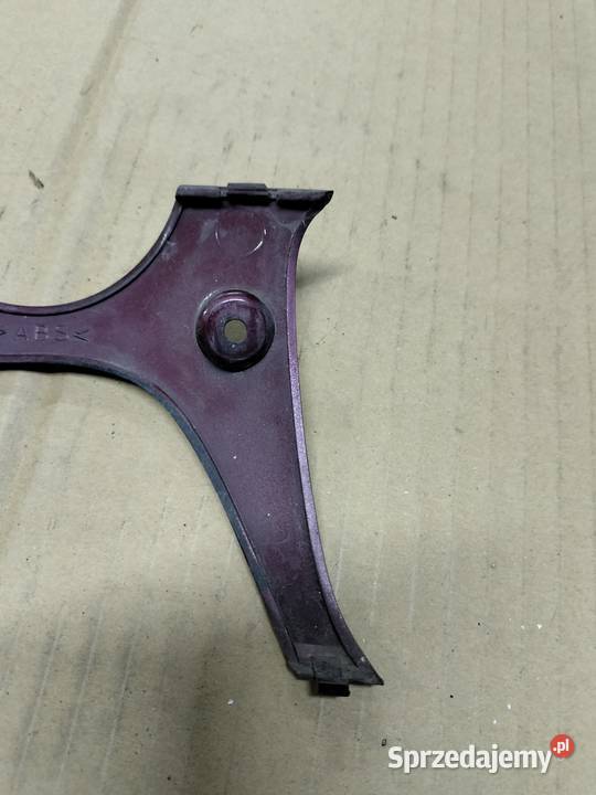 Yamaha neos plastik pod lampą Łubno