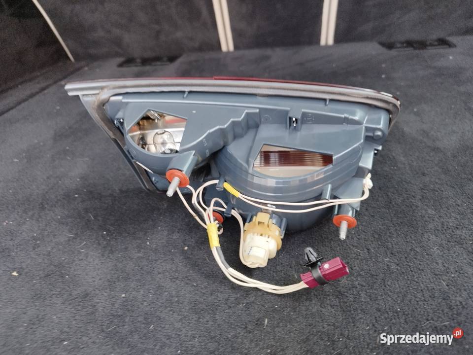 BMW 5 F11 kombi touring lampa prawa w klape Ostrów Wielkopolski