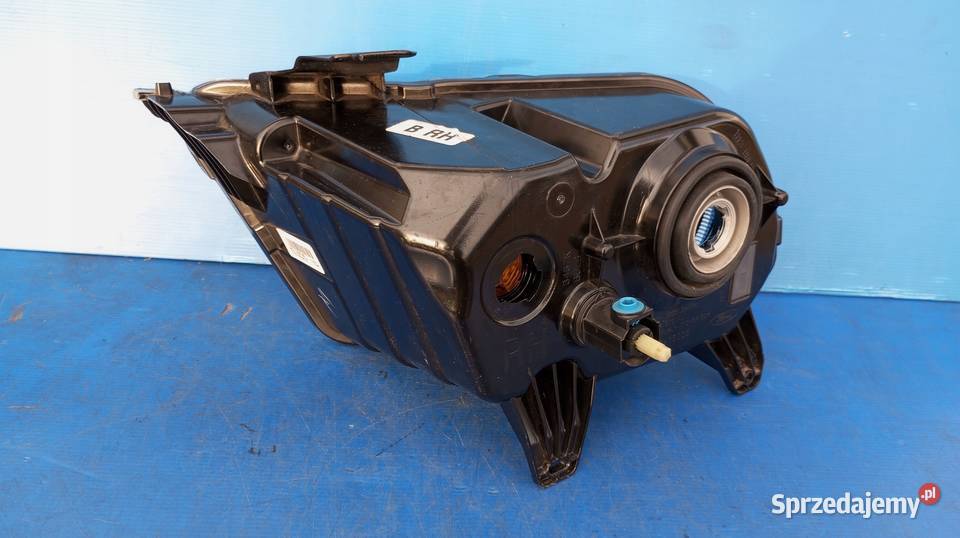 LAMPA PRAWY PRZÓD FORD MUSTANG V LIFT 20092014 osobowe wielkopolskie Nowy Tomyśl