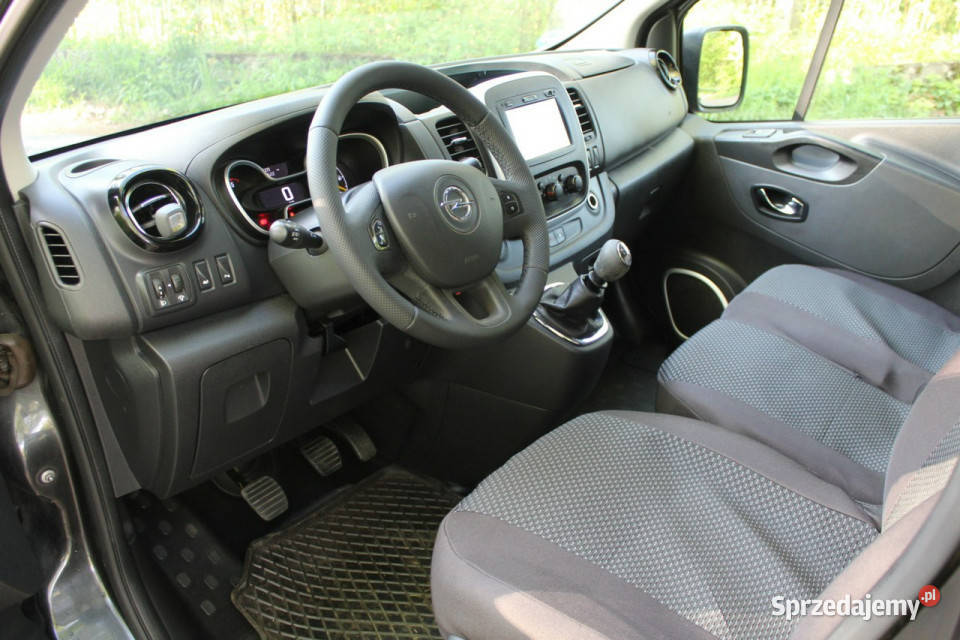 Opel Vivaro 16 CDi 140 9 osobowy II 20142019 diesel Lubań