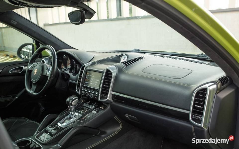 Porsche Cayenne GTS 48 V8 420 Peridot Green Kutno