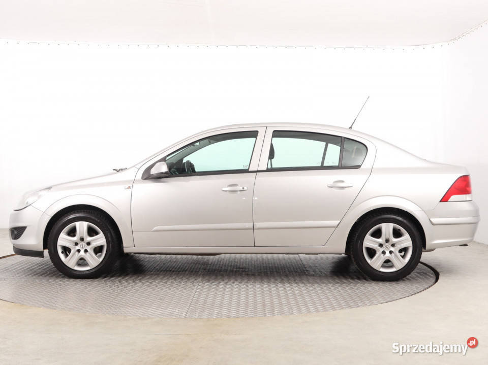 Opel Astra 16 16V benzyna Astra Katowice